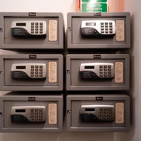 Vittorio Veneto 25 Πανσιόν Μόντενα