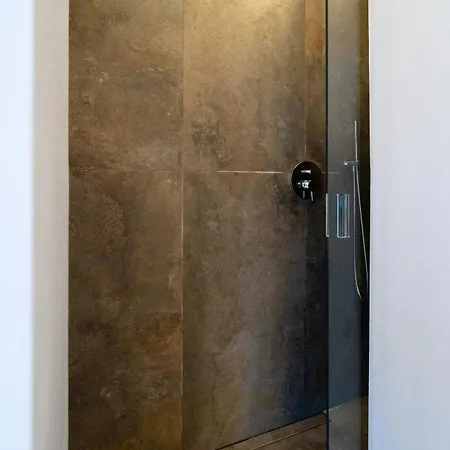 Vittorio Veneto 25 4* Modena