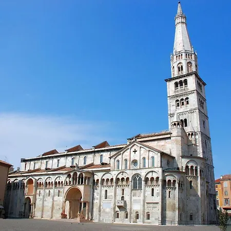 Vittorio Veneto 25 Penzion 4*